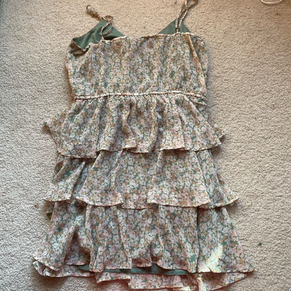 Francesca’s flowey spring dress, size M. Pastel colors.